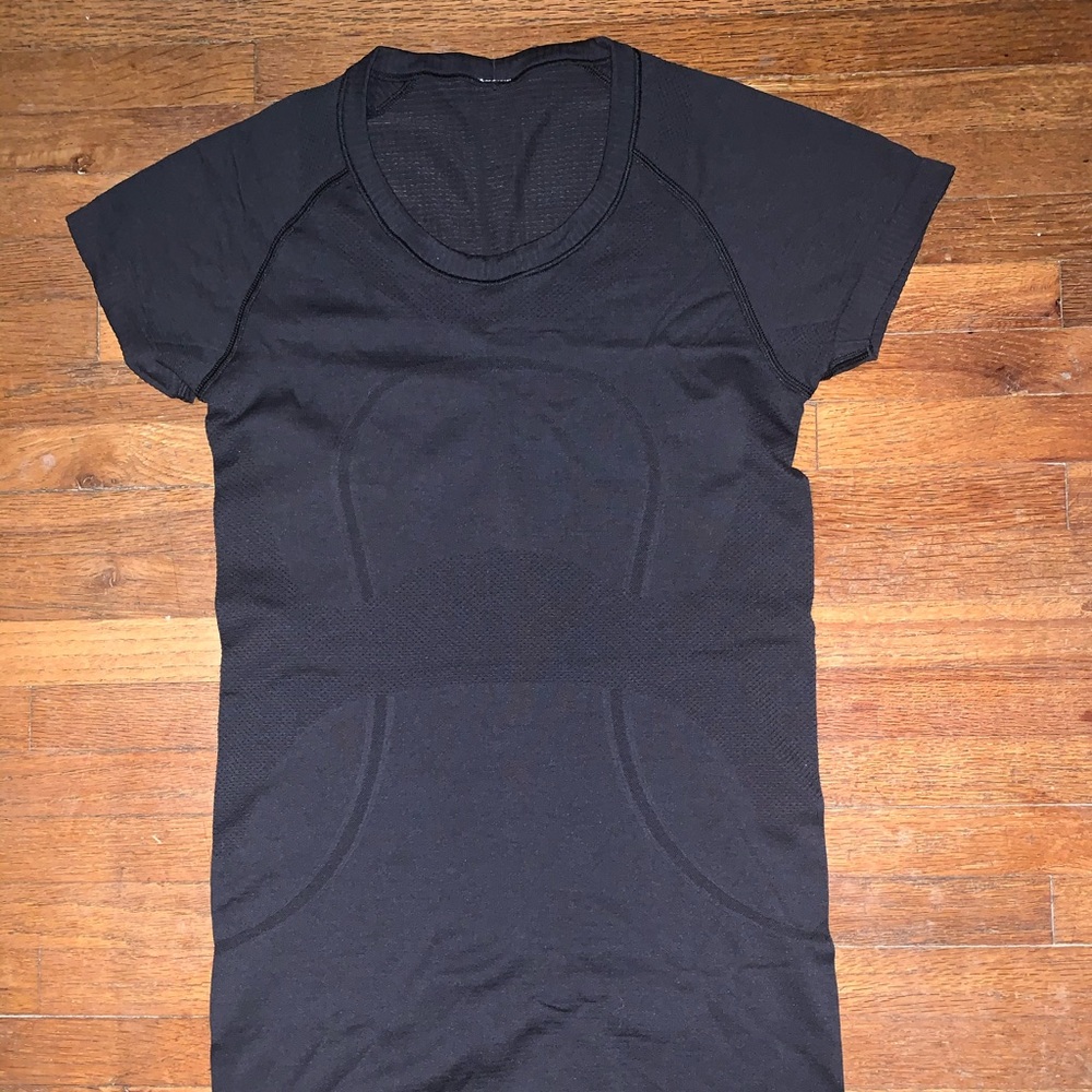 Lululemon swiftly tech short sleeve